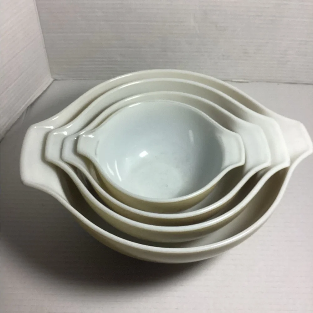 Vintage Mixing Bowl Set with Floral Design - Picture 2 of 16